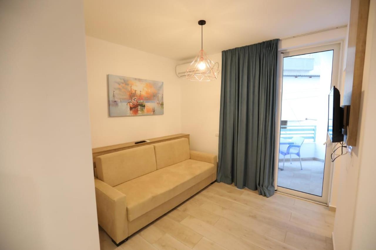 Apart-Hotel Alvi Sarandë Exterior foto